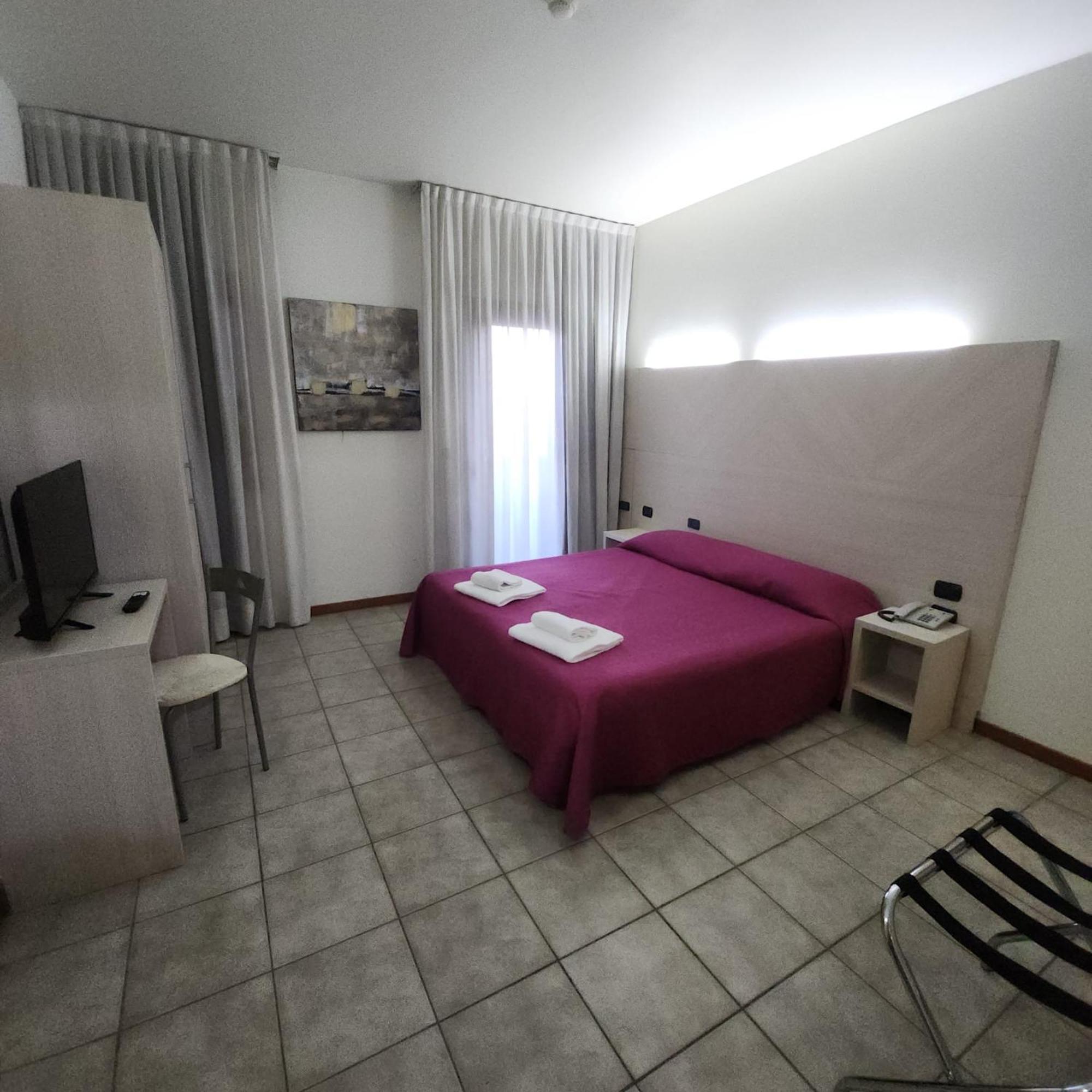 Ahr Hotel Villa Alighieri سترا المظهر الخارجي الصورة